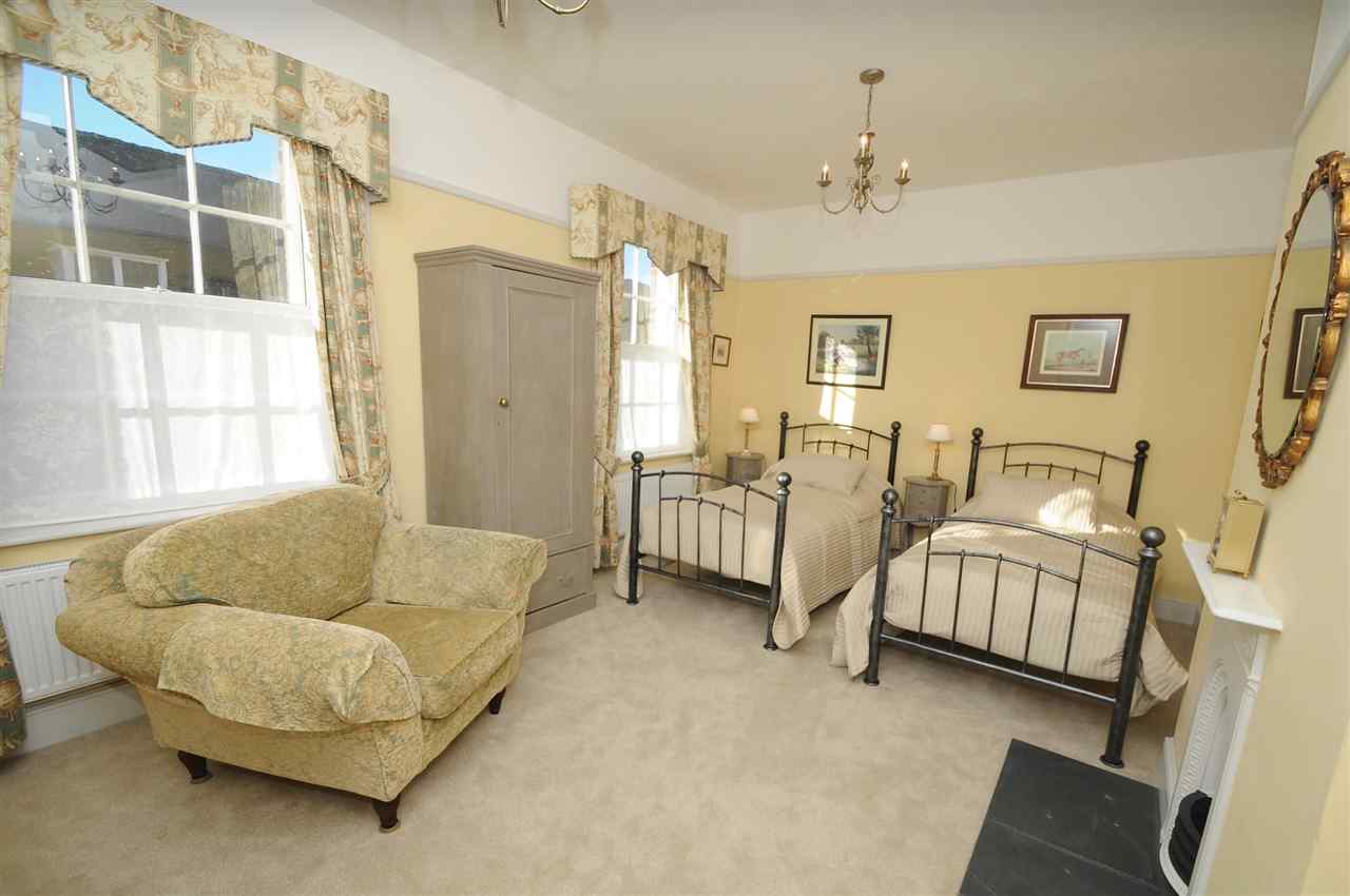 resized-2349823-Quay House twin first floor bedroom.jpg